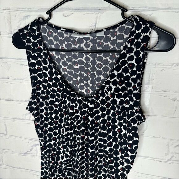 New York & Company medium stretch top - Picture 7 of 8